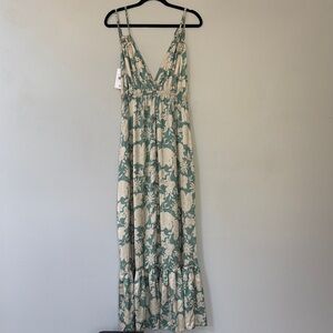 Wishlist Sage and Cream Floral V-Neck Maxi Dress